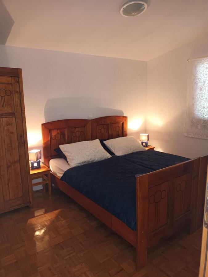 Apartmani Sikic เมทายนา ภายนอก รูปภาพ